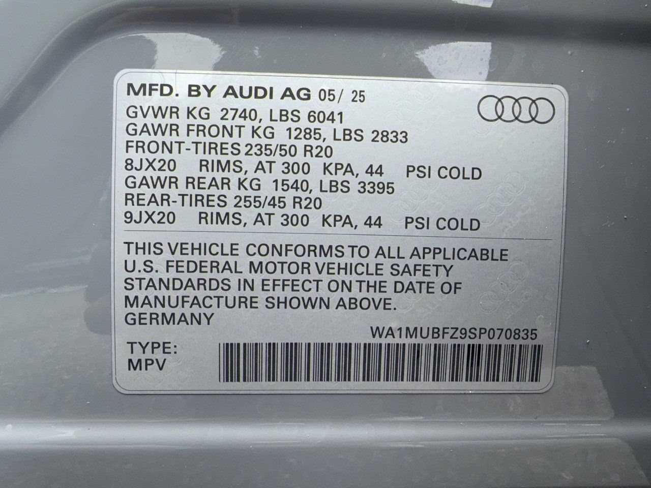 Used 2025 Audi Q4 e-tron Prestige w/ Black Optic Package AWD/4WD image 31