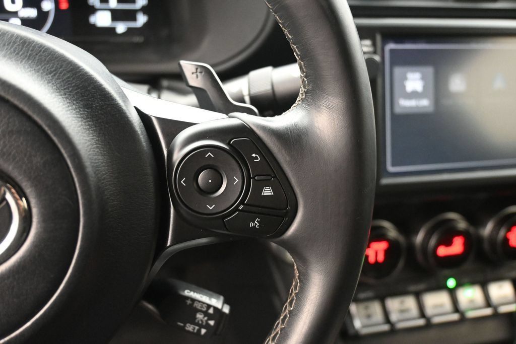 Used 2023 Toyota GR86 RWD image 4
