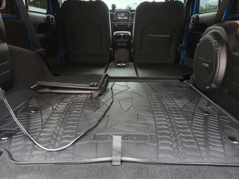 Used 2023 Jeep Wrangler Unlimited Sport AWD/4WD image 17