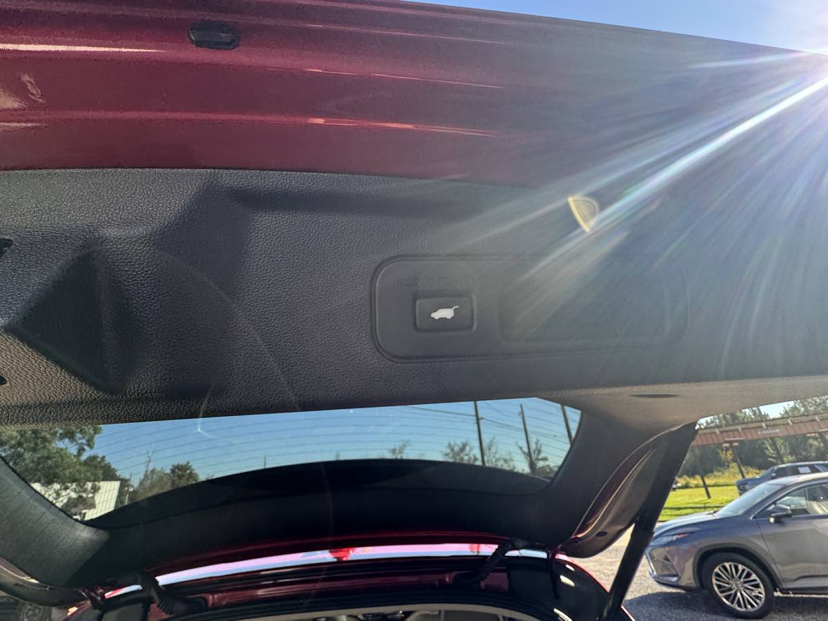 Used 2023 Acura MDX w/ Technology Package FWD image 24