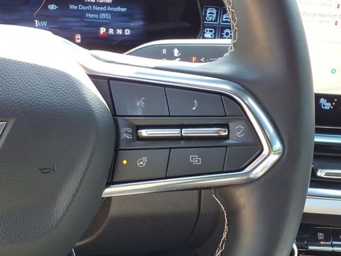 Certified 2025 Chevrolet Equinox EV LT FWD image 13