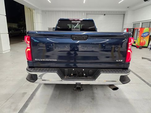 Used 2020 Chevrolet Silverado 2500 LTZ w/ LTZ Premium Package AWD/4WD image 5