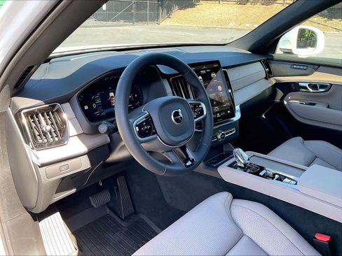 New 2026 Volvo XC90 B6 Ultra w/ Protection Package AWD/4WD image 8