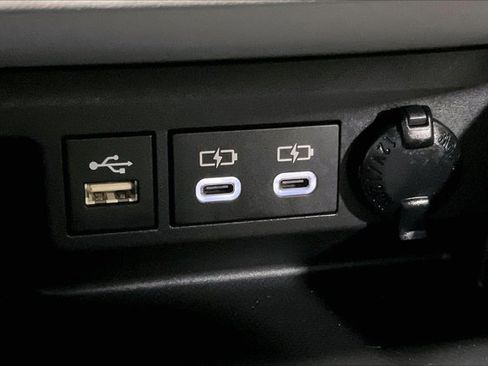 Used 2023 Toyota Highlander XLE AWD/4WD image 34