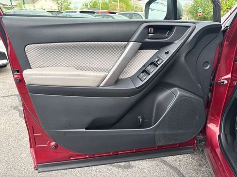 Used 2018 Subaru Forester 2.5i w/ Alloy Wheel Package AWD/4WD image 9