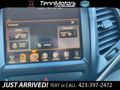 Used 2016 Jeep Cherokee Latitude w/ Cold Weather Group image 17