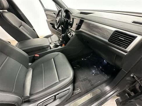 Used 2023 Volkswagen Atlas Cross Sport SE w/ Panoramic Sunroof Package image 22