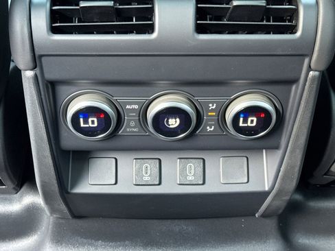 New 2026 Land Rover Defender 110 X-Dynamic SE AWD/4WD image 13