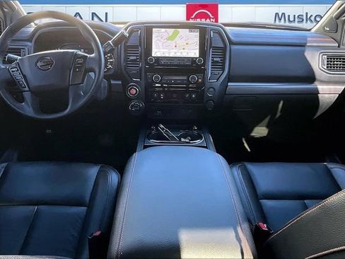 Used 2024 Nissan Titan PRO-4X w/ Pro-4x Convenience Package image 8