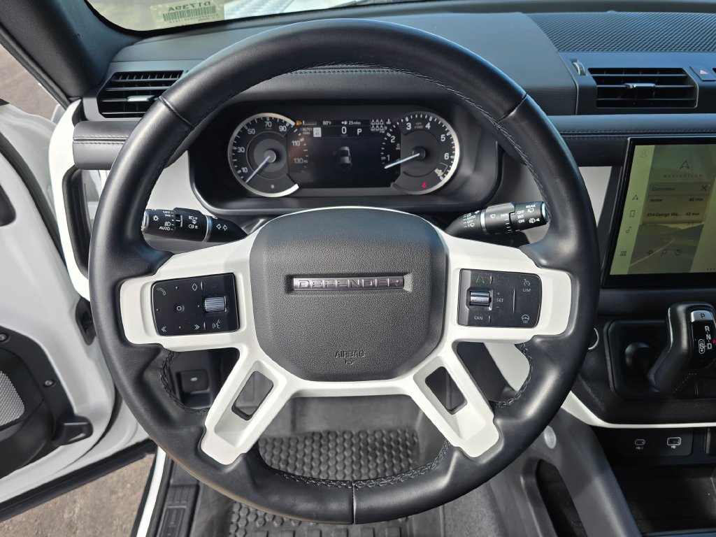 Used 2023 Land Rover Defender 130 SE AWD/4WD image 17