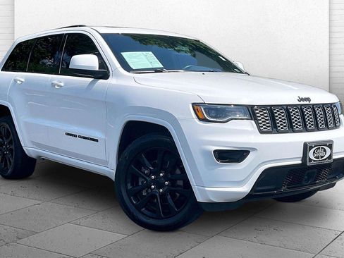 Used 2021 Jeep Grand Cherokee Laredo X AWD/4WD image 1