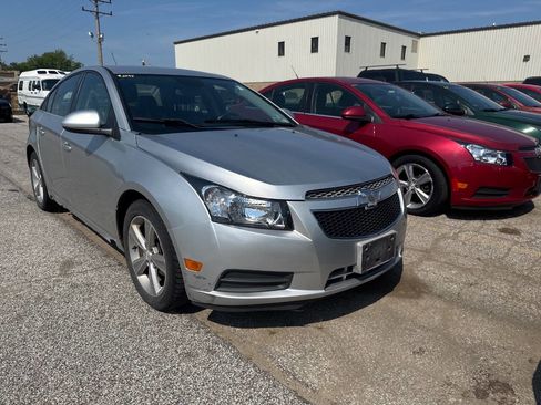 Used 2014 Chevrolet Cruze LT image 2