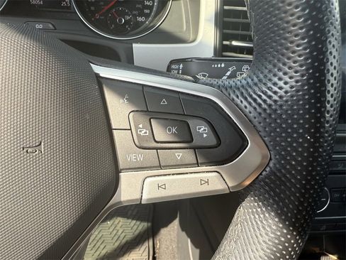 Used 2021 Volkswagen Atlas Cross Sport SE w/ V6 Towing Package image 15