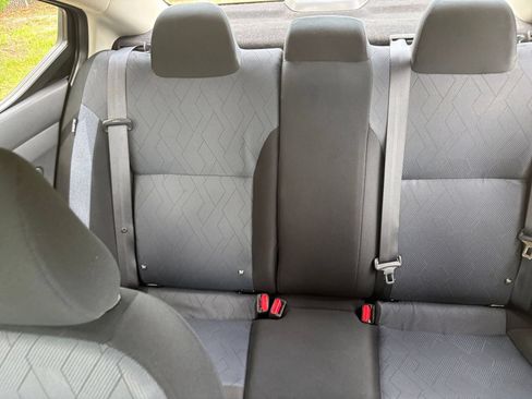 Used 2025 Nissan Versa SV FWD image 38