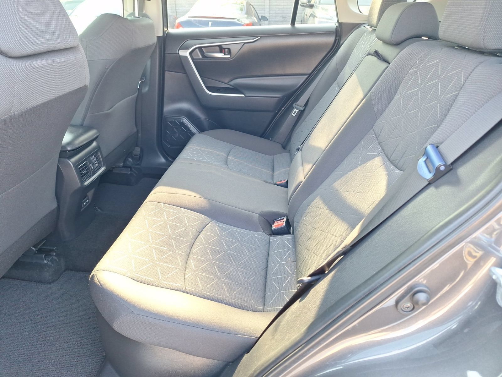 Used 2024 Toyota RAV4 XLE AWD/4WD image 30