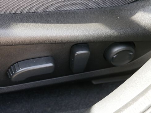 Used 2024 Subaru Crosstrek 2.0i Premium image 19