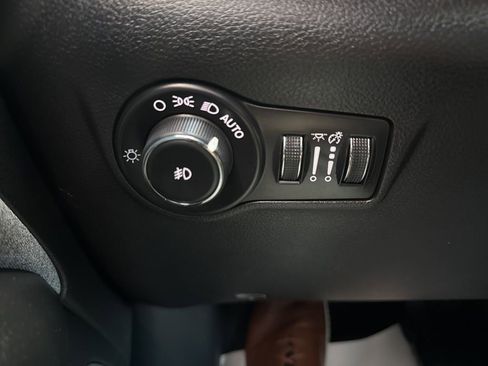 Used 2024 Jeep Compass Latitude AWD/4WD image 18