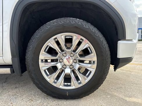Used 2024 GMC Sierra 1500 Denali w/ Technology Package AWD/4WD image 7