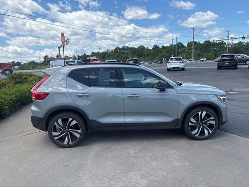 Used 2024 Volvo XC40 B5 Ultimate w/ Protection Package Premier AWD/4WD image 5