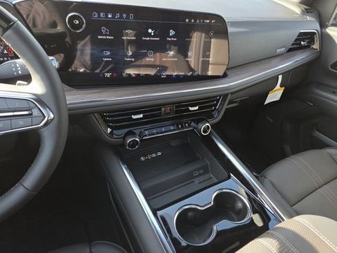 New 2026 Chevrolet Suburban High Country image 42