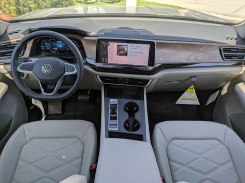 New 2026 Volkswagen Atlas SE FWD image 16