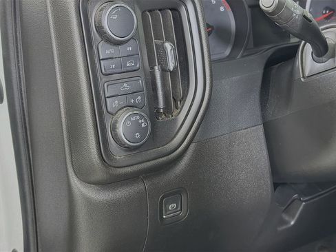 Used 2023 Chevrolet Silverado 1500 Custom image 12