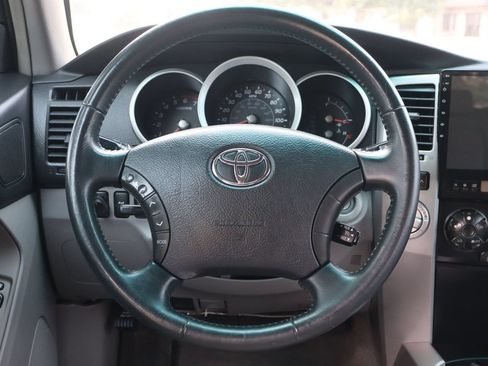 Used 2006 Toyota 4Runner SR5 AWD/4WD image 18