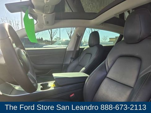 Used 2020 Tesla Model 3 Standard Range image 15