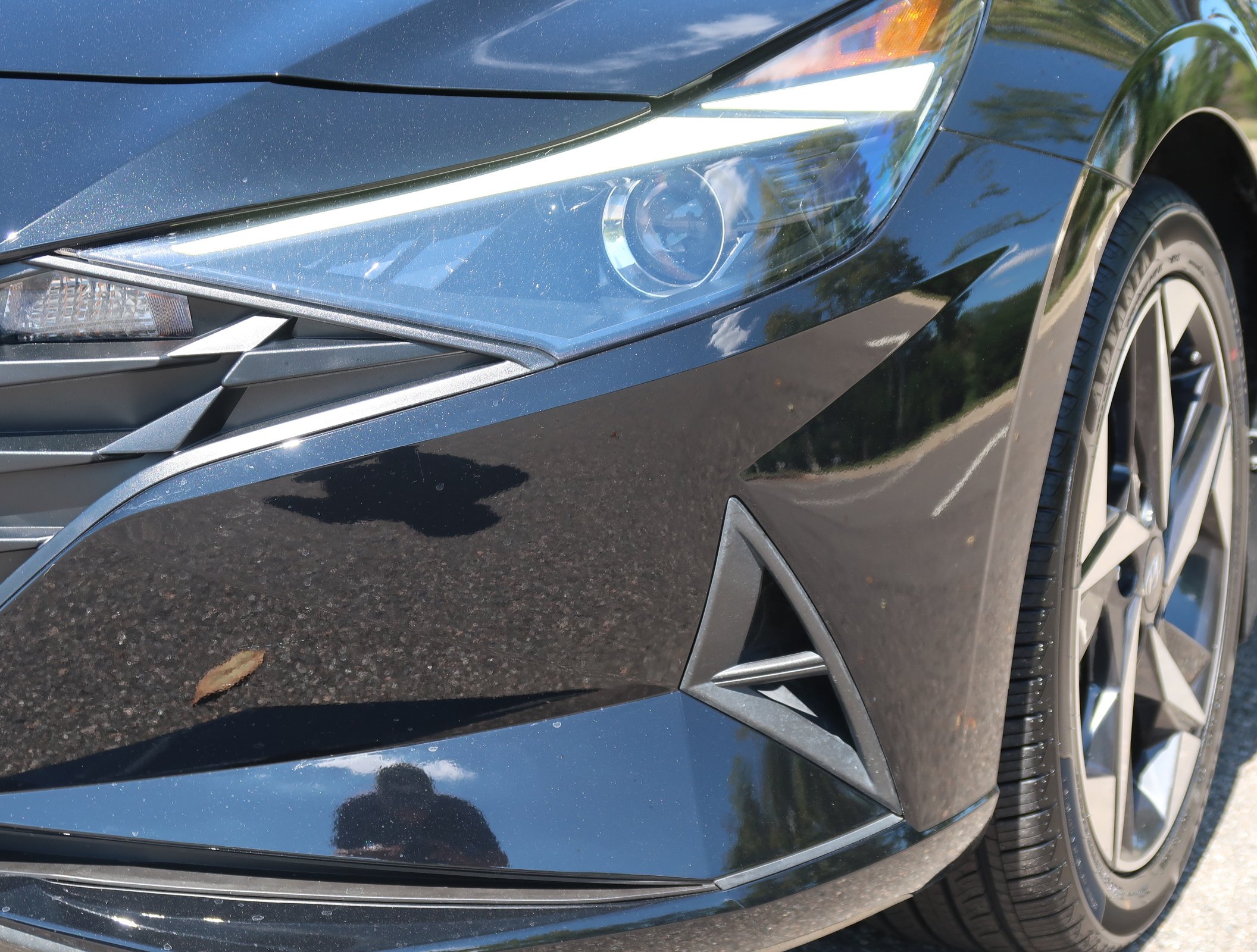 Used 2023 Hyundai Elantra SEL w/ Convenience Package FWD image 4