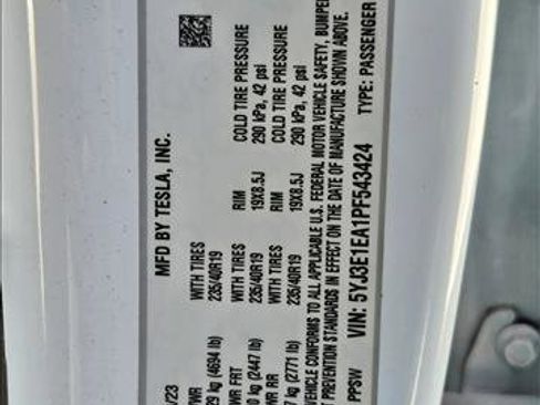 Used 2023 Tesla Model 3 Standard Range RWD image 21