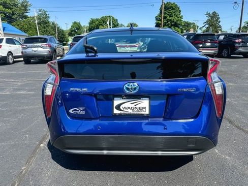 Used 2017 Toyota Prius Two w/ Prius Two Safety Plus Package FWD image 7