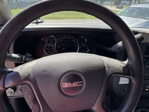 Used 2016 GMC Savana 3500 RWD image 18