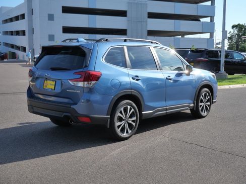 Used 2023 Subaru Forester Limited AWD/4WD image 8