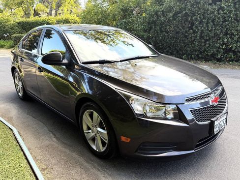 Used 2014 Chevrolet Cruze Diesel w/ Enhanced Safety Package FWD image 9