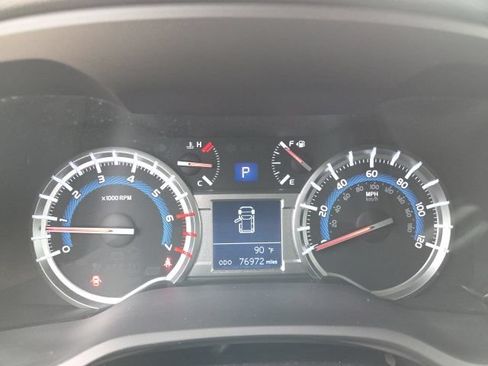 Used 2019 Toyota 4Runner SR5 AWD/4WD image 36