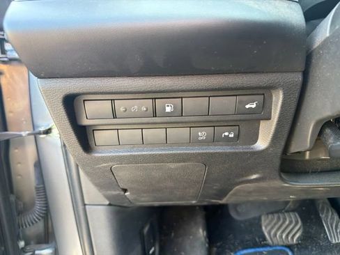 Used 2023 Mitsubishi Outlander 4WD Plug-In Hybrid image 14