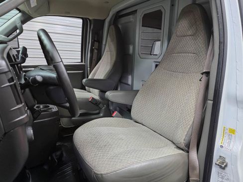 Used 2020 Chevrolet Express 3500 w/ Power Convenience Package RWD image 17