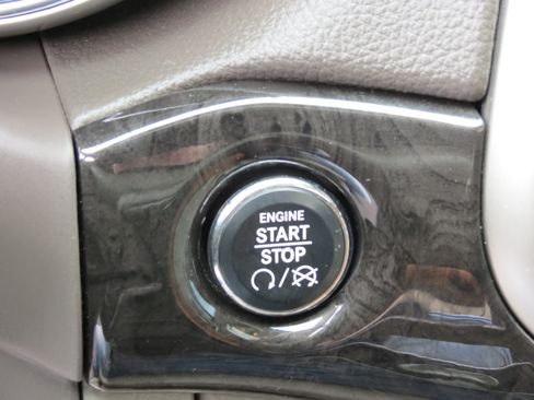 Used 2012 Jeep Grand Cherokee Laredo image 18