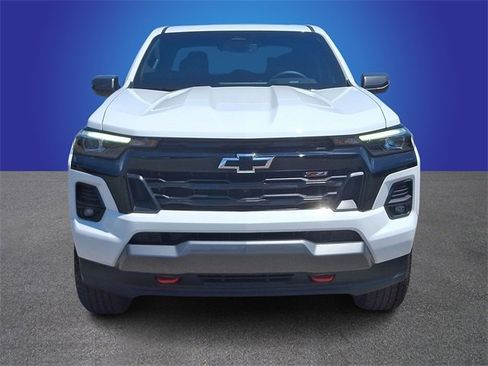 Used 2025 Chevrolet Colorado Z71 w/ Technology Package image 2