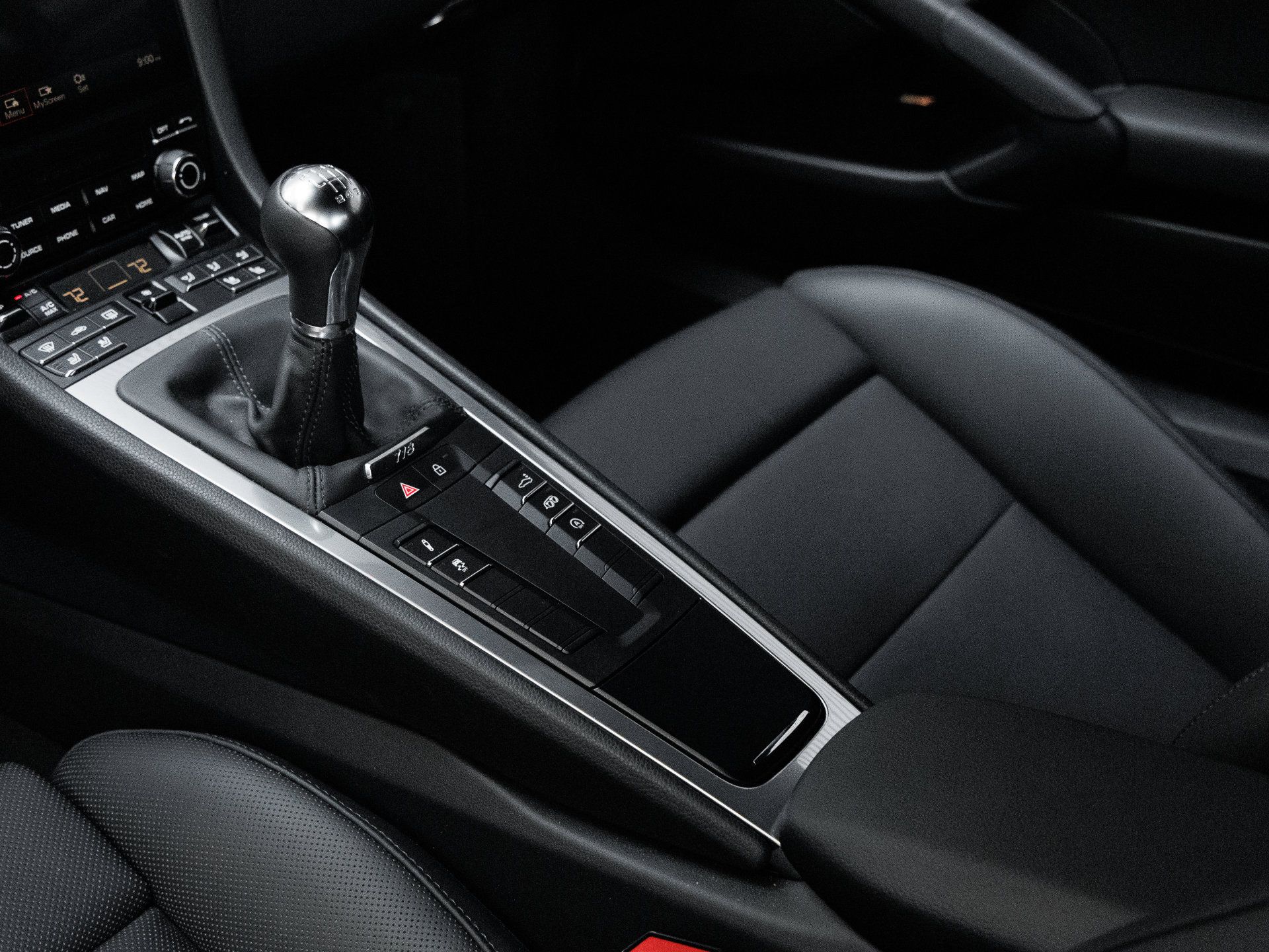 Certified 2025 Porsche 718 Cayman RWD image 22