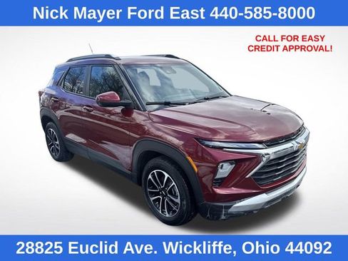 Used 2024 Chevrolet TrailBlazer LT FWD image 1