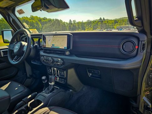 New 2026 Jeep Wrangler Unlimited Rubicon AWD/4WD image 40