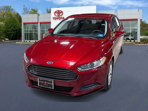 Used 2016 Ford Fusion SE image 1