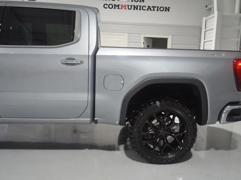Used 2025 GMC Sierra 1500 SLT image 6