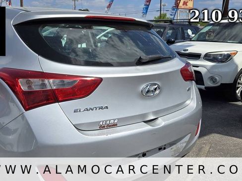 Used 2016 Hyundai Elantra GT FWD image 11