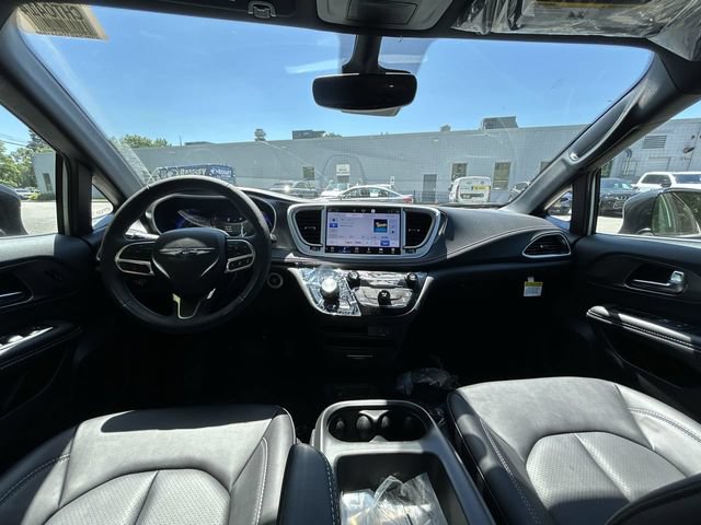 New 2026 Chrysler Pacifica Select AWD/4WD image 12