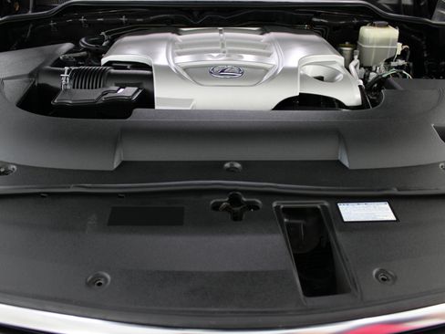 Used 2017 Lexus LX 570 4WD w/ Luxury Package image 78