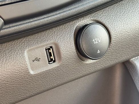 New 2025 Ford Transit 250 148 Medium Roof image 30