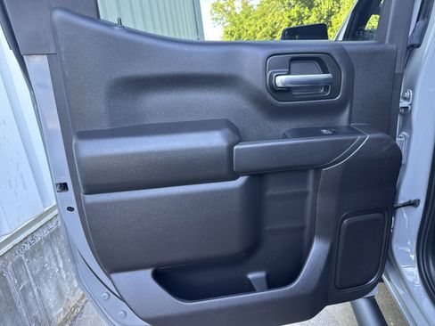 Used 2024 Chevrolet Silverado 1500 Custom Trail Boss w/ LPO, Dark Essentials Package AWD/4WD image 10