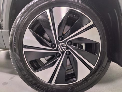 Certified 2023 Volkswagen Taos SE AWD/4WD image 24